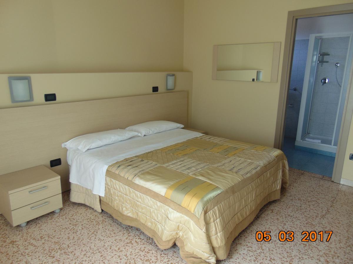 Hotel Mazzocchetti Citta Sant'Angelo Exterior photo