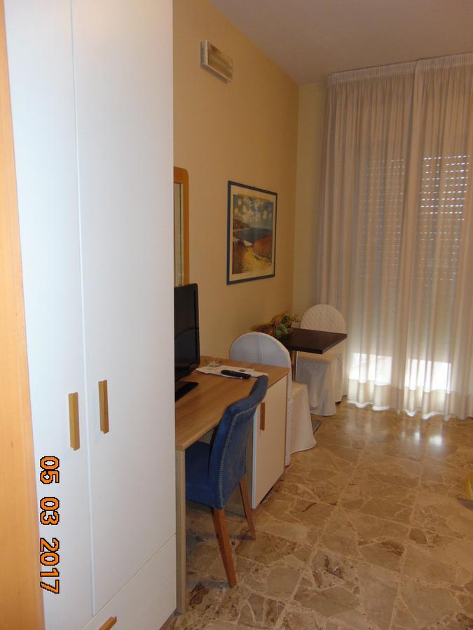 Hotel Mazzocchetti Citta Sant'Angelo Exterior photo